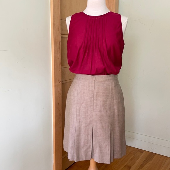 Gap Crimson Pink Sleeveless Top, Size M - Picture 2 of 15